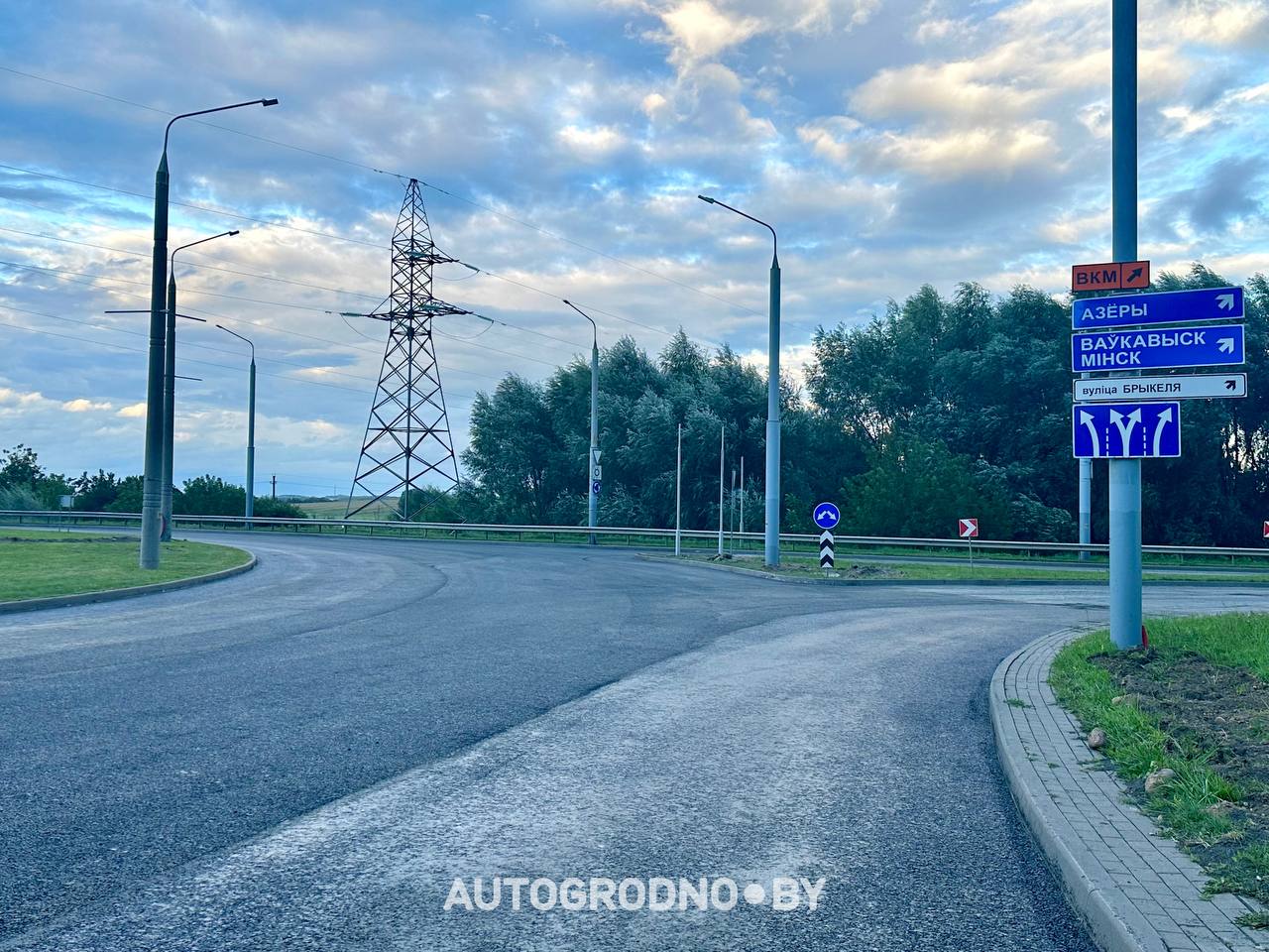Новый асфальт на кольце по улице Тавлая в Гродно