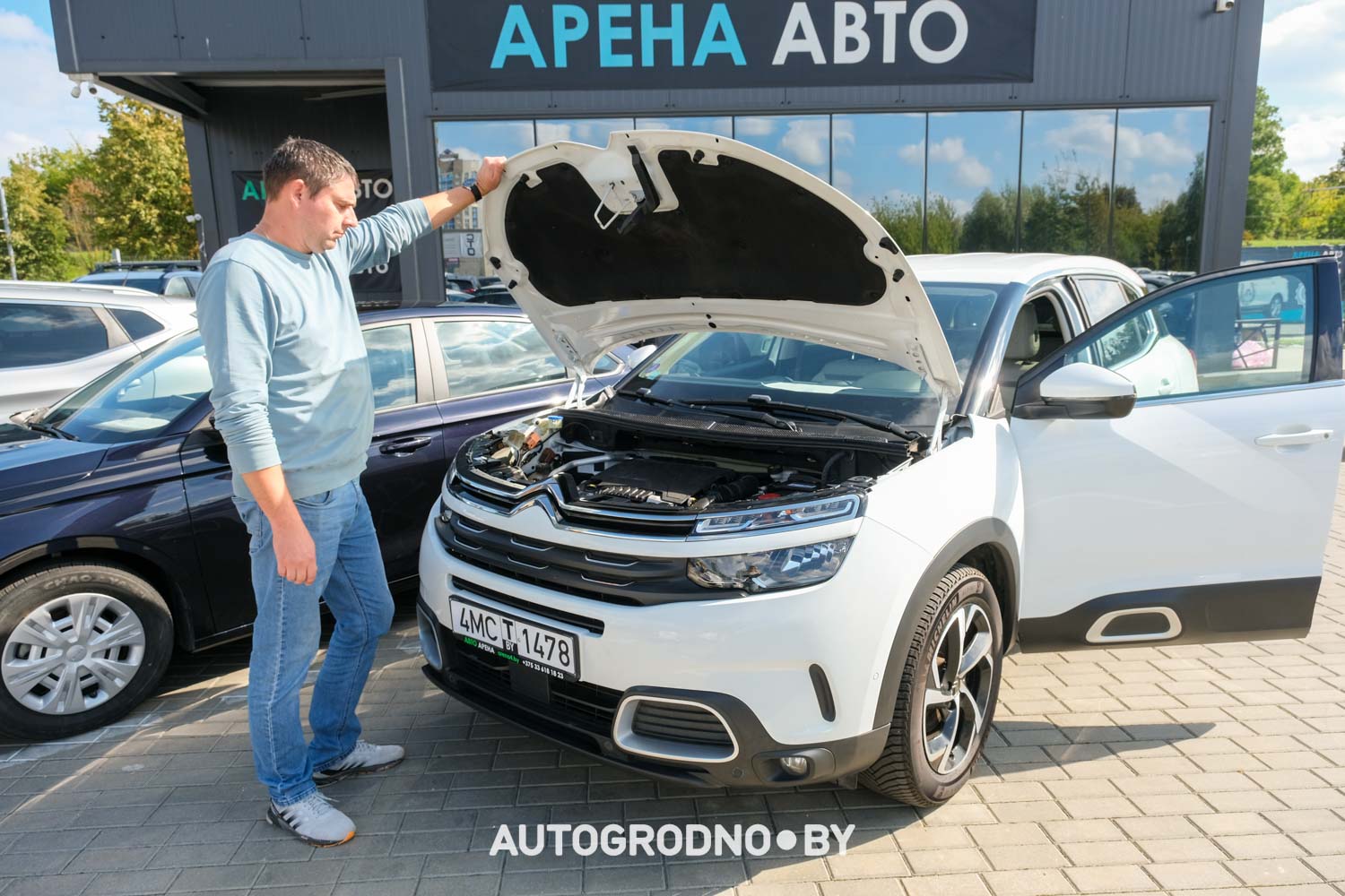 Какие автомобили представлены в автохаусе Авто Арена в Гродно