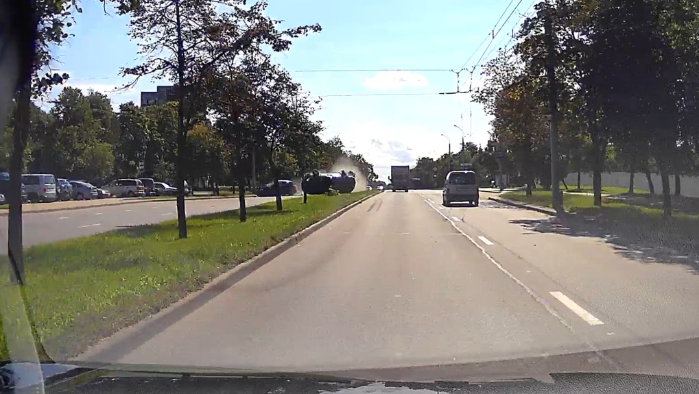 переворот легкового автомобиля на Болдина в Гродно