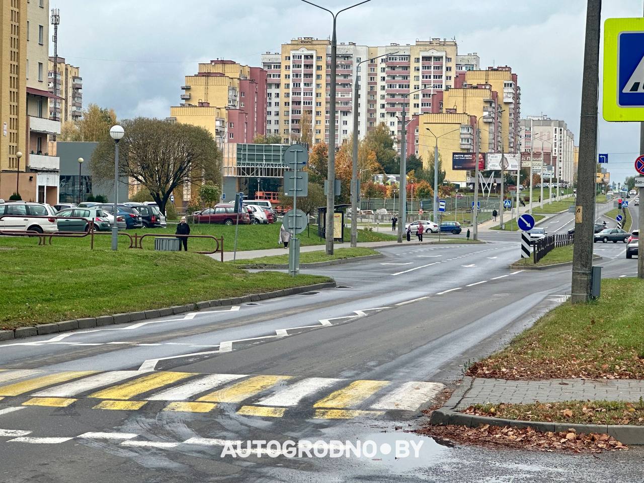 зигзагообразная экспериментальная разметка в Гродно на улице Лиможа
