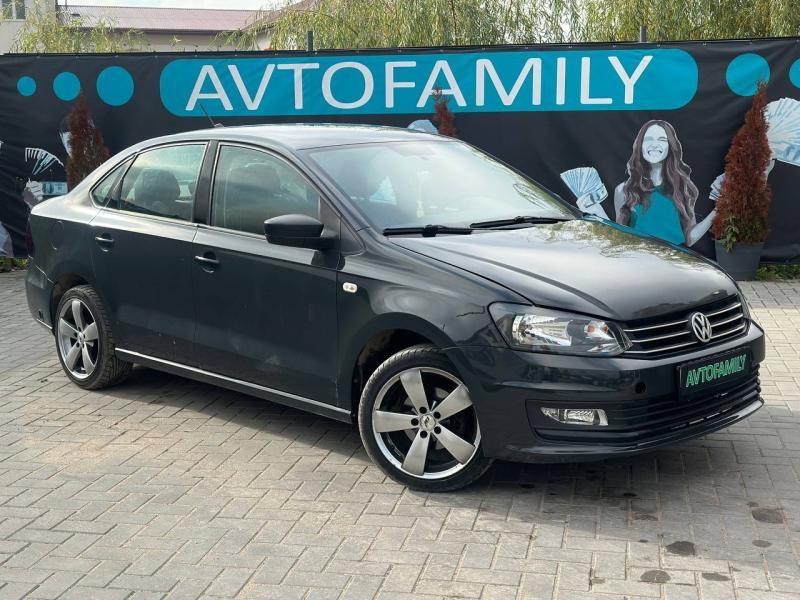 VOLKSWAGEN POLO SEDAN