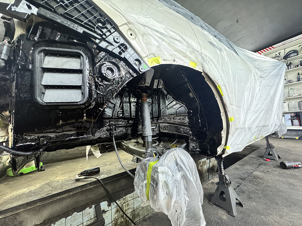 Антикоррозийная обработка днища автомобиля