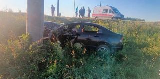 Трагедия под Ивье: водитель Honda слетел с дороги и в поле ударился об одинокий столб. Мужчина погиб
