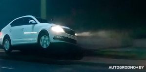 В Гродно на Мостовой жестко занесло Skoda. Почему? Видео
