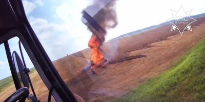 Под Свислочью трактор загорелся прямо в поле