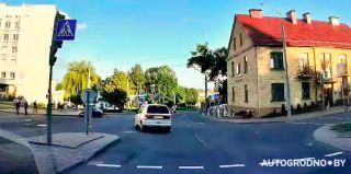 "Извини, что подрезал": водитель из Гродно показал опасную ситуацию, в которой оказался на Виленском переулке