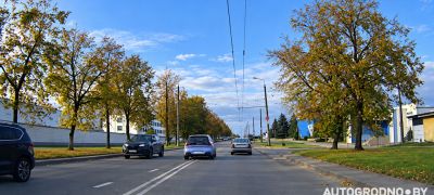 Превью фото к статье Перекресток на Гаспадарчей в Гродно стал местом для стресса. Водители говорят, нужна разметка или знаки...