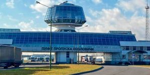 Стало понятнее, каким грузовикам Польша ЗАПРЕТИЛА проезд через последний работающий пункт пропуска с Беларусью