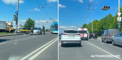 Почему сегодня на перекрестке в Гродно автомобиль оказался на боку? Оказалось, один из водителей проехал на красный