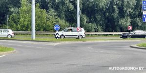 Разметка на кольце Тавлая–Брикеля в Гродно отжила свое: водители просят обновить покрытие