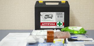 Жгут, бинты и изотермическое одеяло: что должно быть в автомобильной аптечке в Беларуси в 2026 году