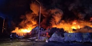 На пожаре химсклада в Колодищах погиб водитель. При чем здесь перекись водорода, рассказали в СК