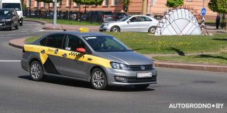 Обновлено: В Беларуси закрыли доступ к сервису такси "Максим". В чем дело?