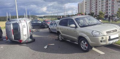 Подробности гродненского ДТП с 5 автомобилями на Янки Купалы. ГАИ: "Серьезно пострадавших нет"