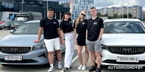 Девушка год проездила на Geely Emgrand и взяла на тест рестайлинговую модель: "Есть 5 моментов, которых не хватает в моем автомобиле"