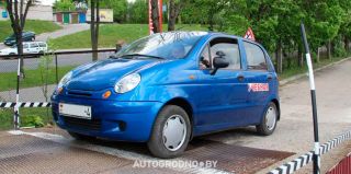 Школьникам в Беларуси могут разрешить обучаться вождению авто