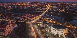 На "тропе здоровья" в Гродно станет светло. Как в городе решают проблему освещения старых микрорайонов и зон отдыха?