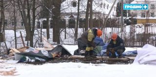 Зимой не до спячки: как в морозы 12-часовые вахты без выходных приближают открытие исторического моста в Гродно