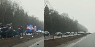 Очевидцы сообщают о серьезной аварии под Минском на М6. Авто на крыше, большая пробка
