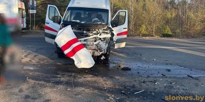 В Слониме столкнулись скорая и БМВ. Есть пострадавший