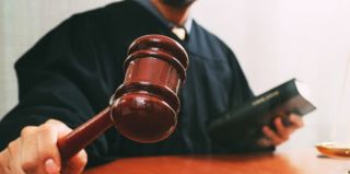 Под Гродно остановили AUDI с прицепом. А там – больше 10 тысяч пачек сигарет. Что решил суд?