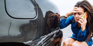 В Гродно прохожий заметил разбитый авто и сообщил об этом в милицию. Хозяйке пришлось все рассказать