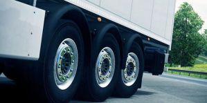 В Германии у белоруса на фуре начались судороги – он не смог справиться с управлением. В итоге повреждены 4 легковушки 