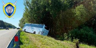 На трассе М6 в кювете оказался автобус "Вильнюс-Минск". Как это произошло?