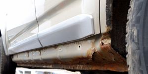 Мойка – это самый простой способ: кузовщик о том, как избежать появления ржавчины