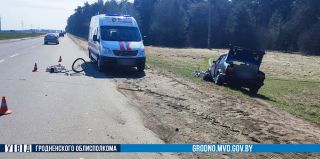 В Лиде автомобиль сбил сразу двух велосипедисток: одна из женщин погибла