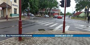 Оба двигались на зеленый, но на пешеходном переходе всегда прав пешеход. ДТП в Волковыске