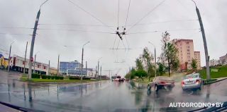 "Медвежья услуга в Гродно": почему лучше не уступать дорогу автомобилю с других направлений? Видео