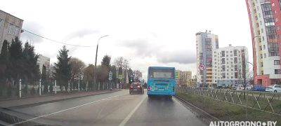 Превью фото к статье "Не хочу, чтобы мои жена и дочка встретили такого водителя в момент перехода дороги!" Читатель АвтоГродно поделился вид…...