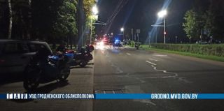 Первый остановился, второй, третий, а четвертый не успел. Вечерний прокат мотоциклистов по Гродно закончился ДТП