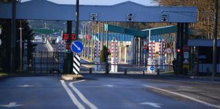 Польша не планирует возобновлять грузовое движение в ПП "Кузница"