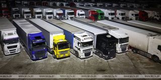 Юрлицам и ИП разрешили платить наличными рублями в зоне таможенного контроля