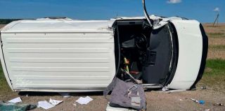 Пришлось отрезать крышу: серьезная авария в Дятловском районе