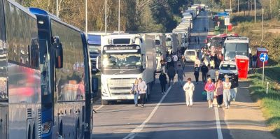 "Не можем попасть в Беларусь". Очередь на латвийской границе