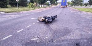 Фура переехала "Бандита" в Вертелишках. Мотоциклист упал чуть раньше