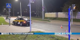 На кольце Тавлая в Гродно вечером таксист сбил подростка на велосипеде