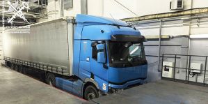 "Алкогольный" рейс с сюрпризом: как в грузовике с алкоголем пытались провезти 136 кг гашиша