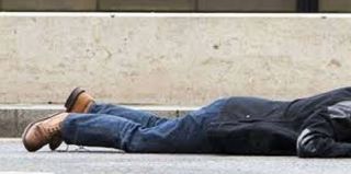 В Гродно мужчина замерз на остановке. Медики диагностировали смерть