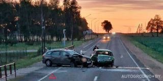 Под Гродно такси выехало в лоб "Жигулям". У девушки за рулем "закружилась голова и потемнело в глазах"