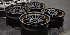 Владелец AUDI судился со страховой компанией из-за дисков, а та подала встречный иск