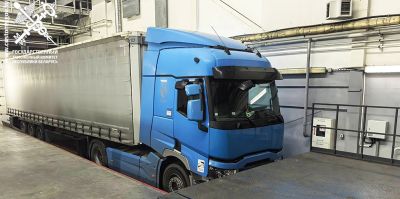 "Алкогольный" рейс с сюрпризом: как в грузовике с алкоголем пытались провезти 136 кг гашиша