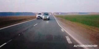 "Хочу найти водителя Renault": читатель показывает опасный обгон вблизи Мостов