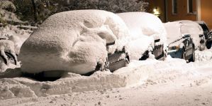 Убрали, но не так: почему белорусы заплатили штраф за выброшенный снег