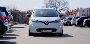 "С одного такси можно заработать 8 000 рублей". Владельцы Renault Zoe из Гродно рассказали о выгоде "электричек"