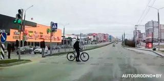 На Дубко в Гродно чуть не сбили велосипедиста: как это было