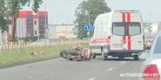 ДТП в Гродно с участием мотоциклиста. "При перестроении не справился с управлением и опрокинулся"